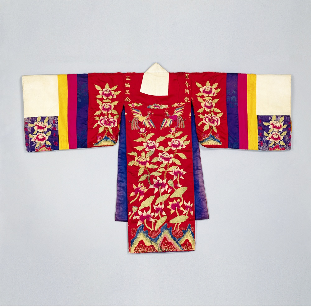 Woman's Wedding Robe  첨부 이미지